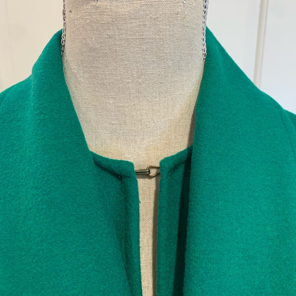 Vintage Kelly Green Cape by Botnay' 500 - Picture 2 of 6